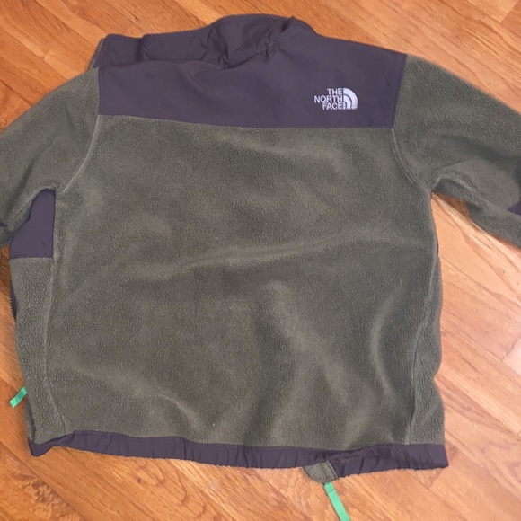 Kids Northface jacket hiking (worn once! olive green) - Picture 3 of 5